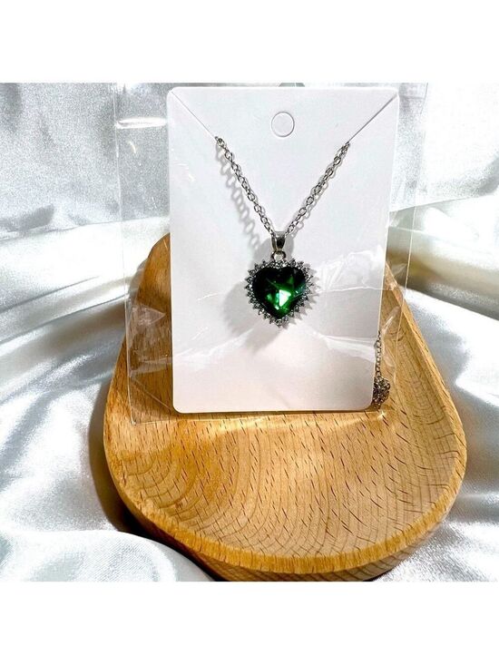 Jewelry - Green Heart Dainty Necklace